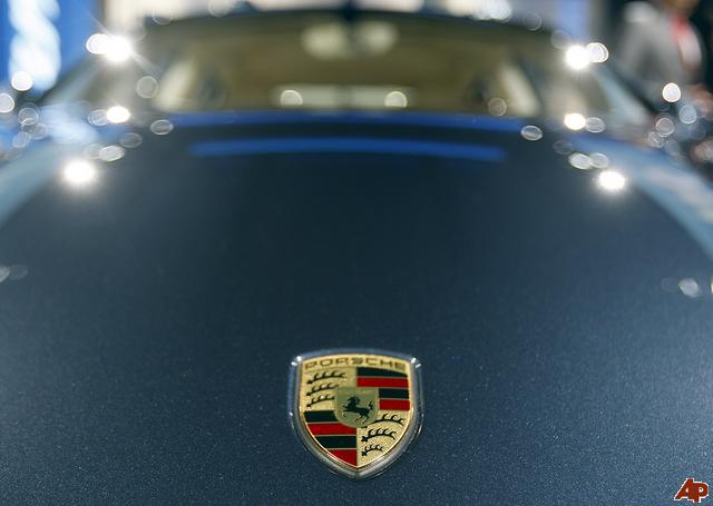 Porsche logo badge