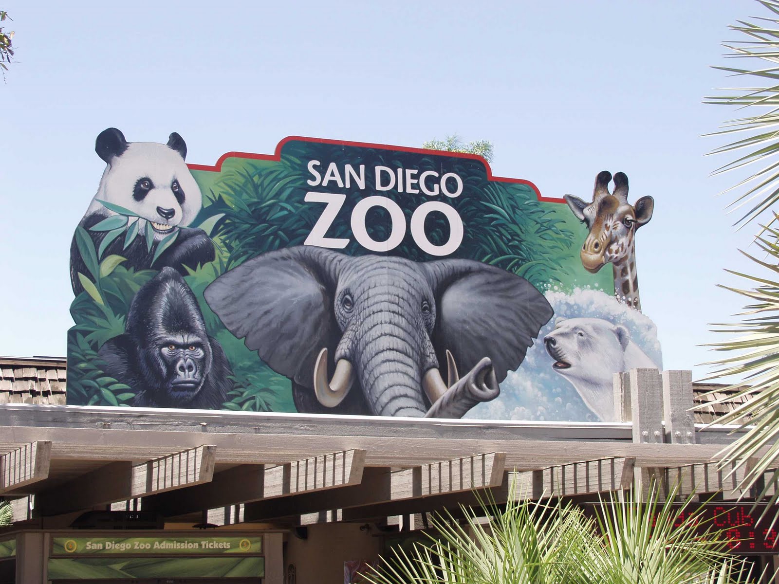 Is san diego zoo free for military The San Diego Zoo and San Diego Zoo Safari Park offer a complimentary one-day pass to the Zoo and an Africa Tram Safari at the Safari Park throughout the year for active duty military, cadets of military academies and reserves with active orders. Individuals must show a valid, active military ID; the program also includes U.S. cadets who do not have