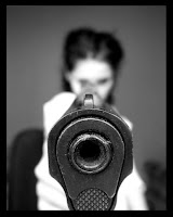 http://4.bp.blogspot.com/_9QNu5ha7Me8/TCEJ687pfVI/AAAAAAAAALk/PKWZPi6Xkts/s1600/black,and,white,bw,gun,photography,woman,guns-aeb021a7dc8f1c765a93054de016ac5a_h.jpg