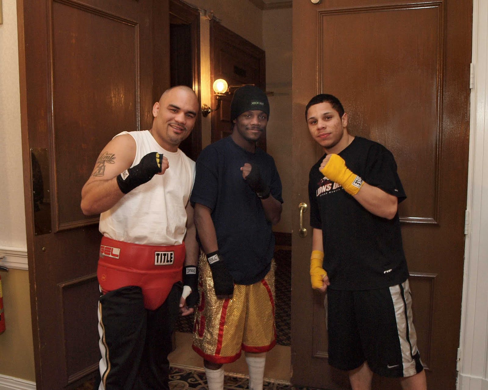 [PITO+MIKE+MIKE+CHIP+PRE+SPARRING.jpg]