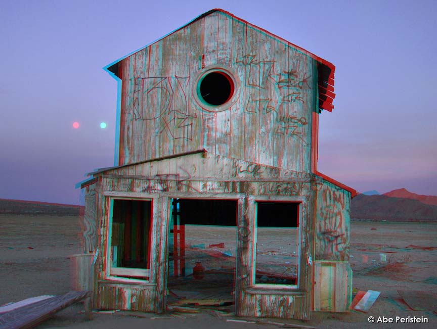 [070102-High-Desert--shack-and-moon-ANA-C-BLOG.jpg]