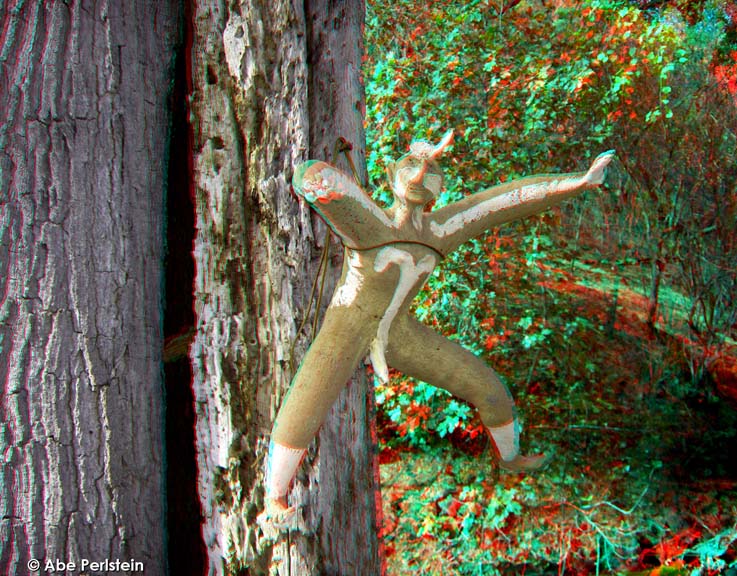 [071001-Red-Mt-Ranch--Bob-Dewitt-figurine-on-tree-ANA-C-BLOG.jpg]