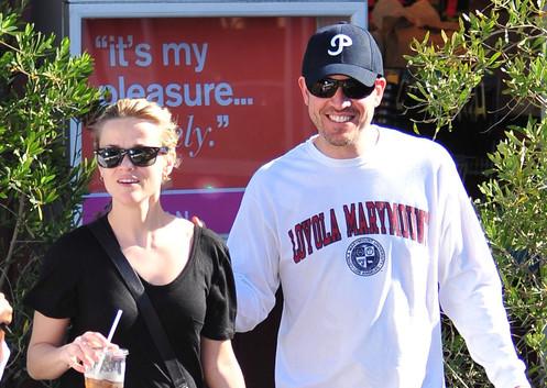 Reese Witherspoon Engaged To Jim Toth. Actress Reese Witherspoon