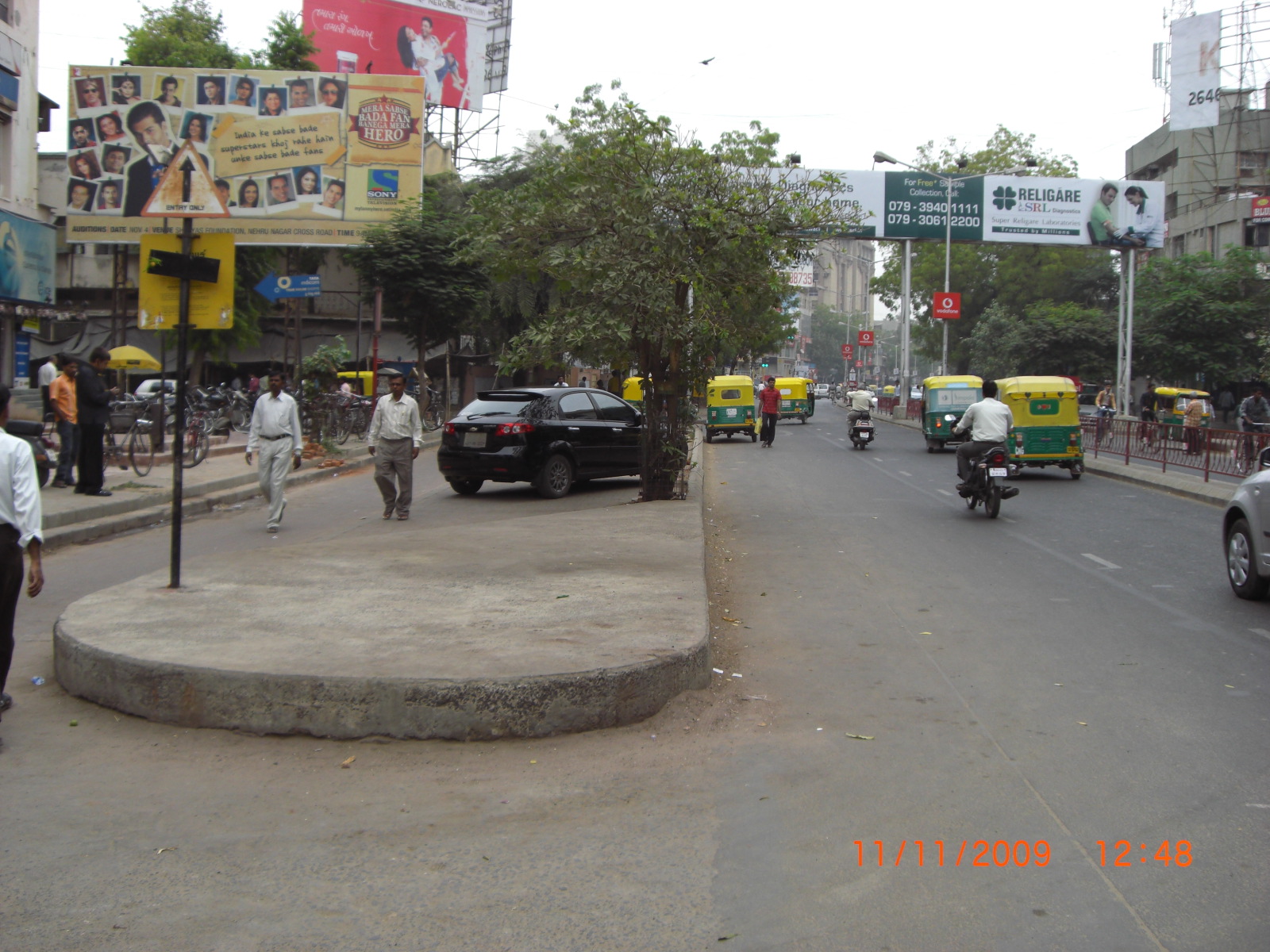 Ahmedabad threatens demolition of shops 'encroaching' on parking space
