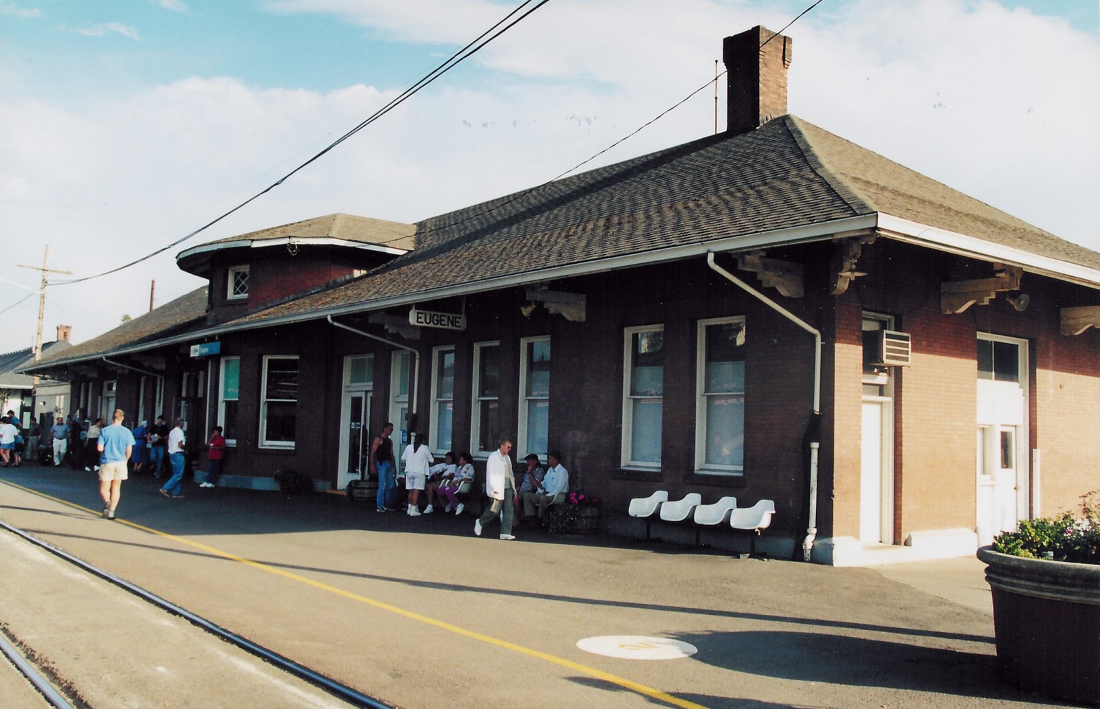 USA+train+station+Eugene,+Oregon.jpg (image)