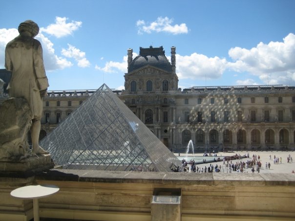 [louvre2.jpg]