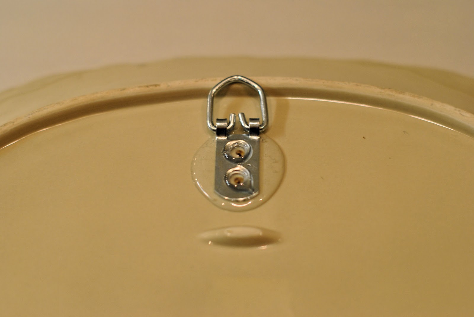 LaurieAnna's Vintage Home Floating Plates Easy DIY Tutorial