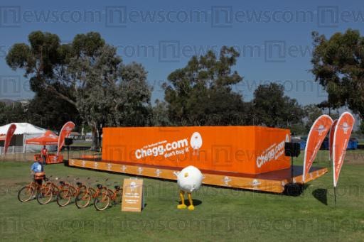 hiddenfacts-net-world-s-largest-cardboard-box-world-record-set-by-chegg