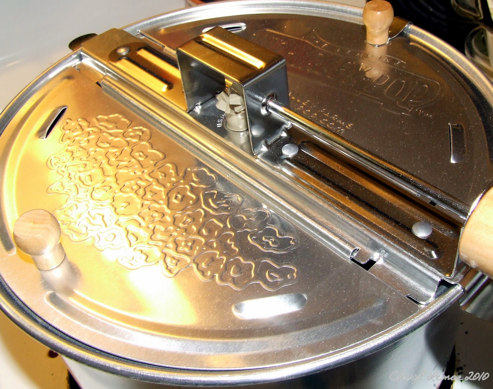 Stuff by Cher: Take a Look . . . at Whirley Pop