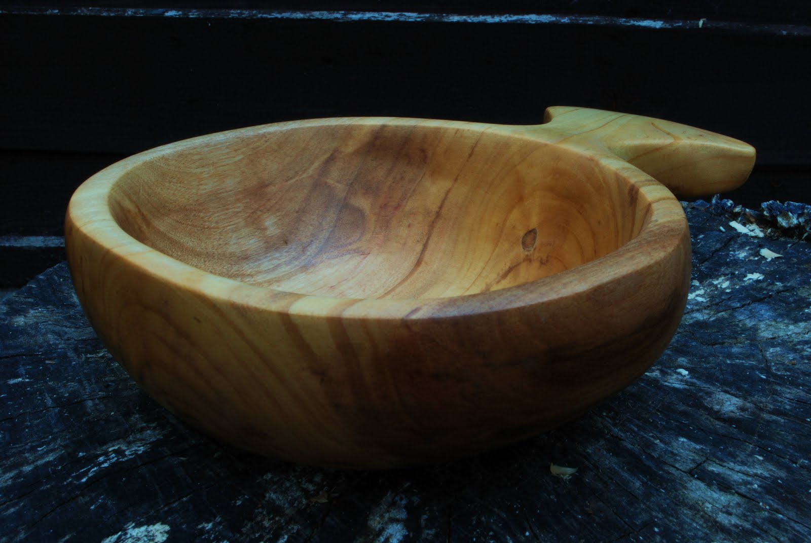 Simon Hill Green Wood Carving Finished the Kuksa shaped bowl