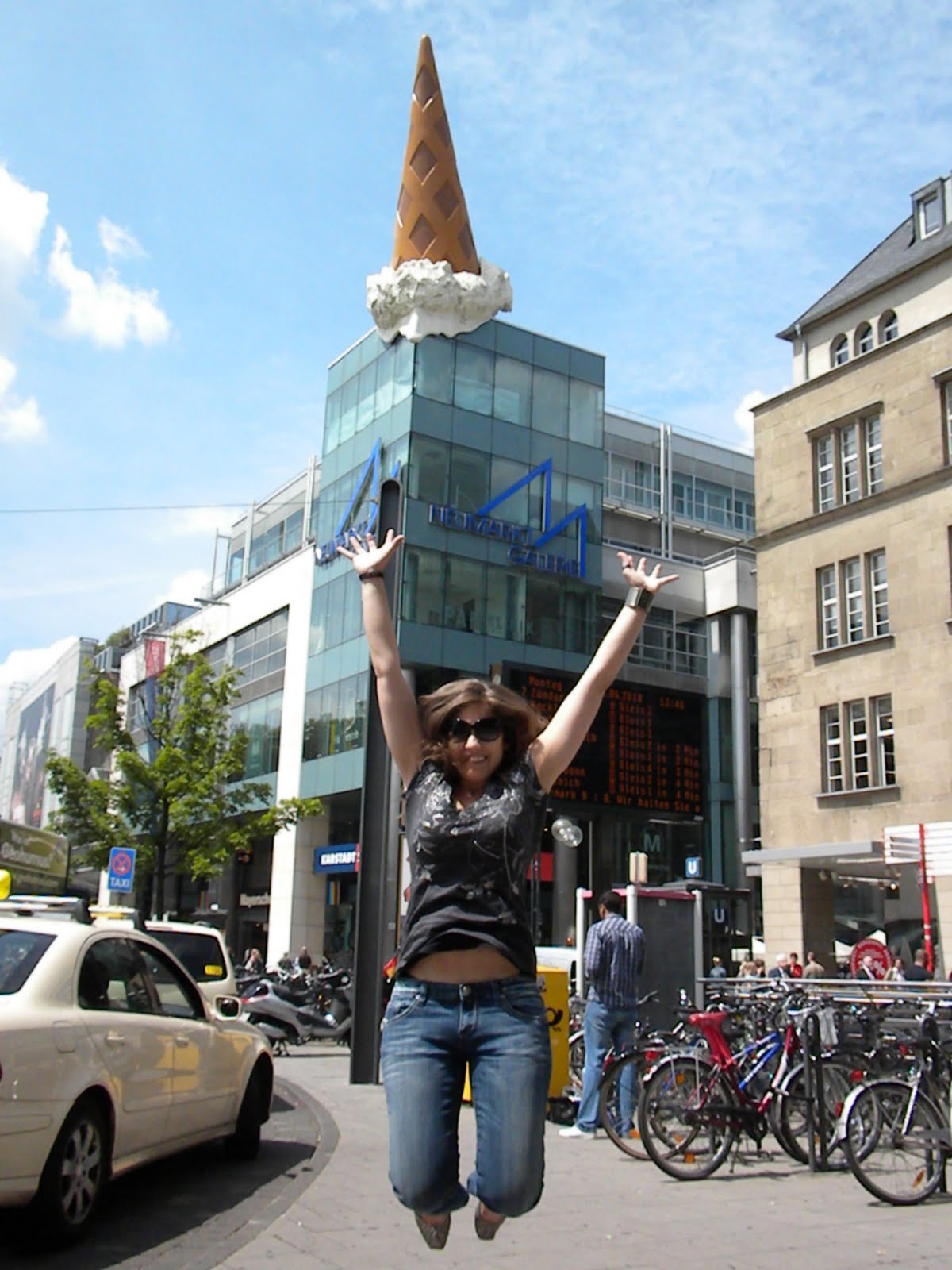 Jumping in Art Museums: Claes Oldenburg in Germany Jumping!