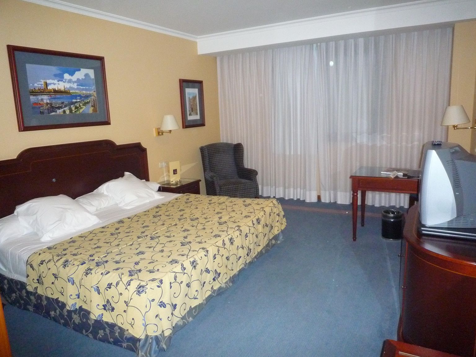 [hotel_madrid_1.jpg]