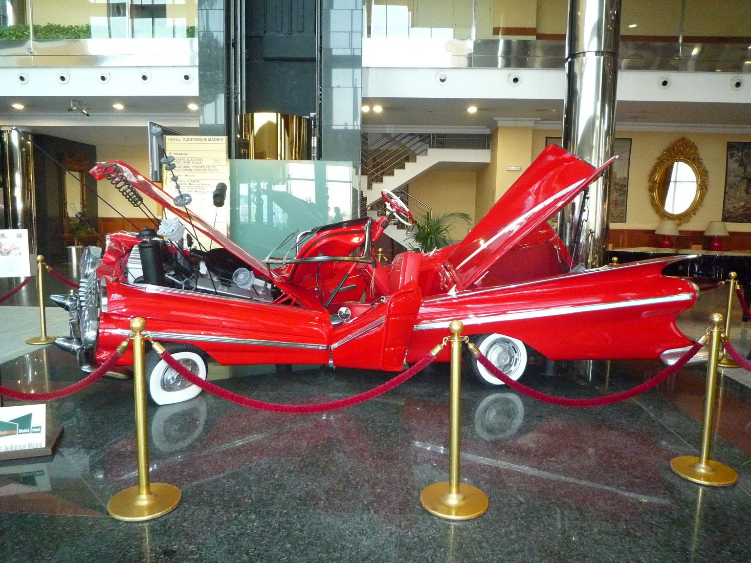 [hotel_madrid_2.jpg]
