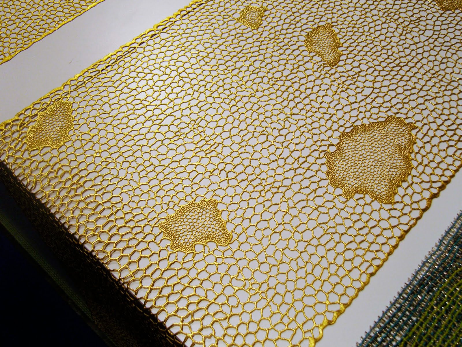 Destination Recession: Honeycomb Patterns