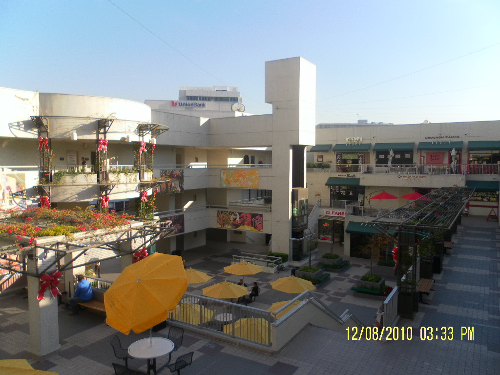 Snow Little tokyo in downtown of Los Angeles