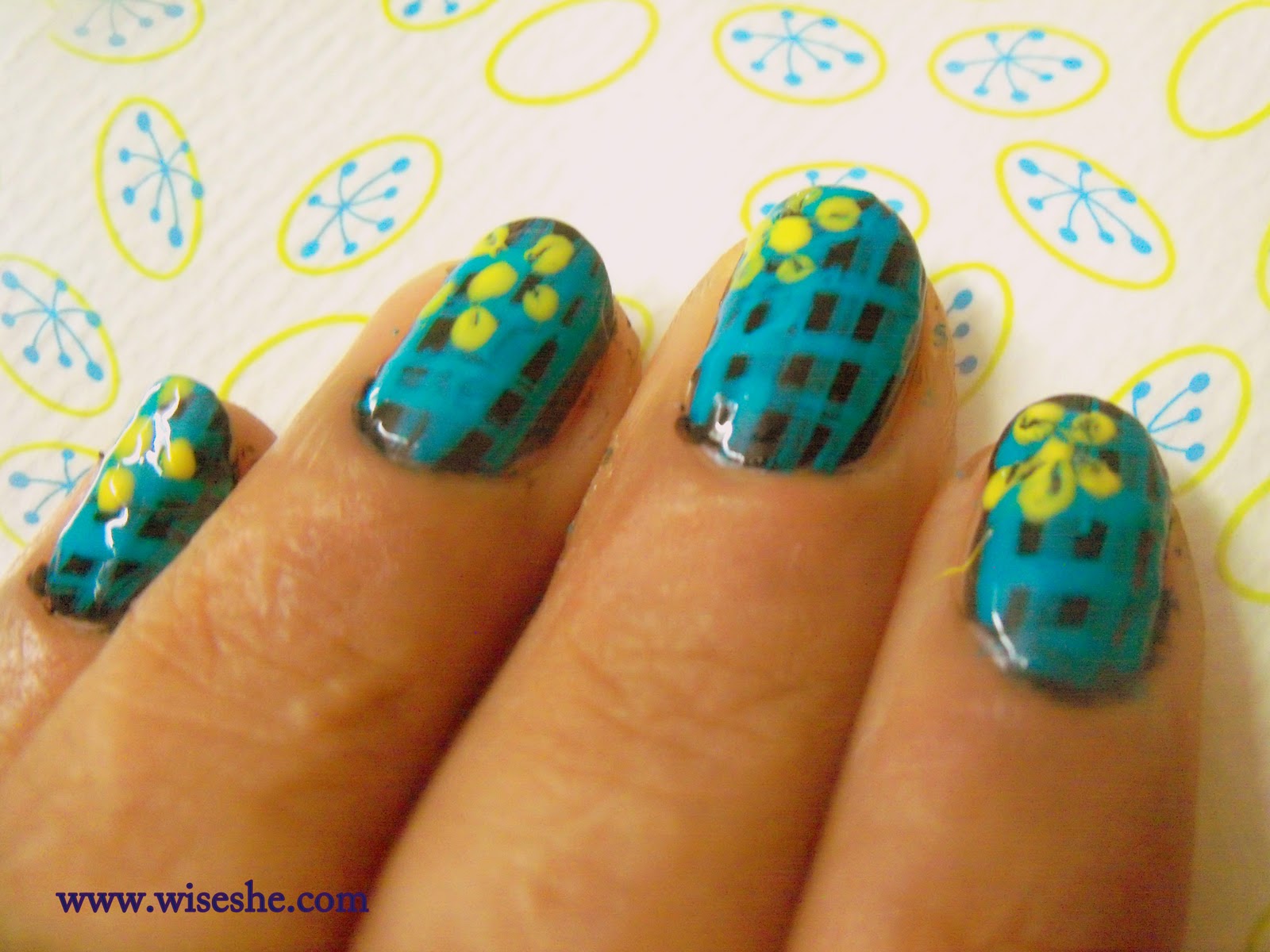 Nail art design Checkered Nail art in Black and blue pict pict pict