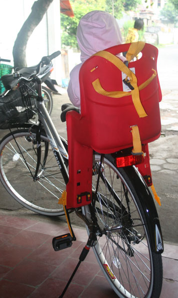 [boncengan-sepeda-bayi2-b.jpg]