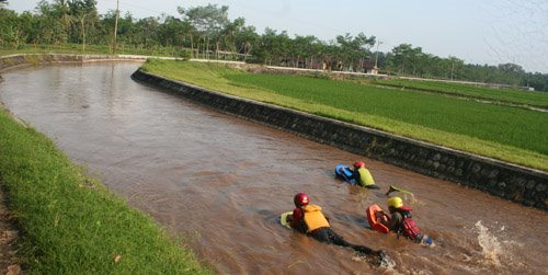 [bodyboar+susur+vanderwijck+2.jpg]