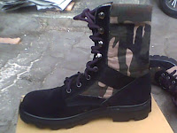 sepatu militer boot tinggi dengan corak yang lebih bervariasi