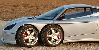 auto-deportivo-italiano-6-ruedas-raro-extra%C3%B1o-curioso.jpg
