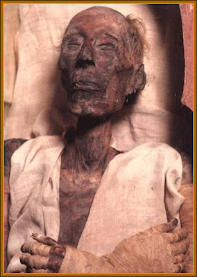 قصة جثة فرعون....واسلام العالم الفرنسي (موريس بوكاي) بسببها