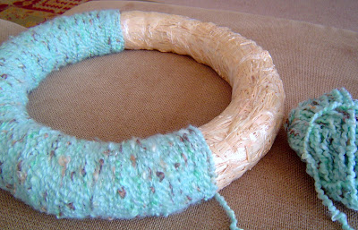 Wreath02 My Yarn Wreath (no knitting or sewing involved...promise!) 13