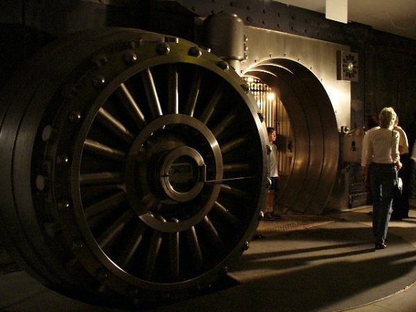 wallpaper world 10 amazing abandoned bank vaults wallpaper world 10 amazing abandoned bank vaults