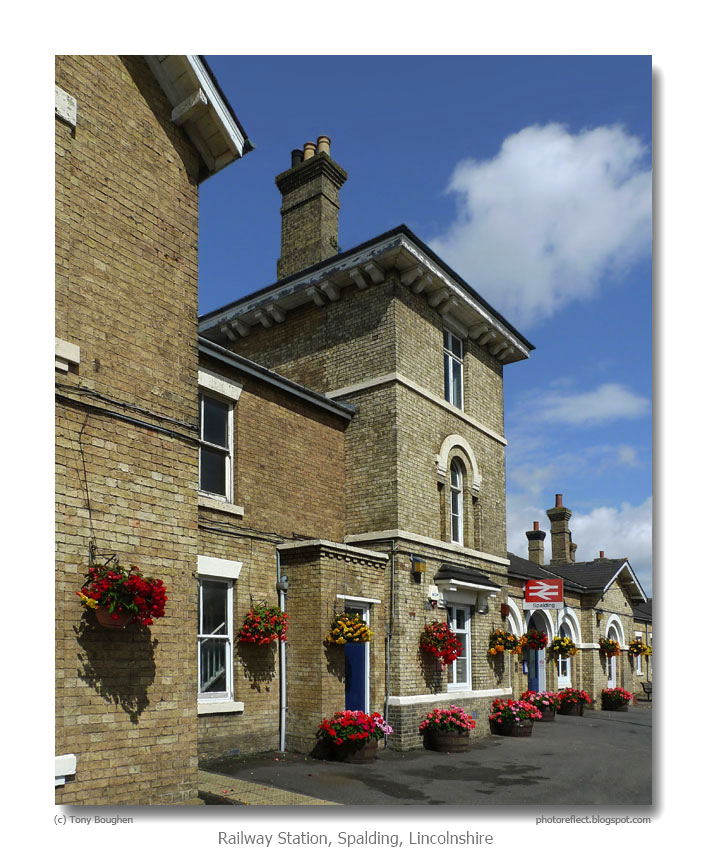 PhotoReflect Spalding railway station