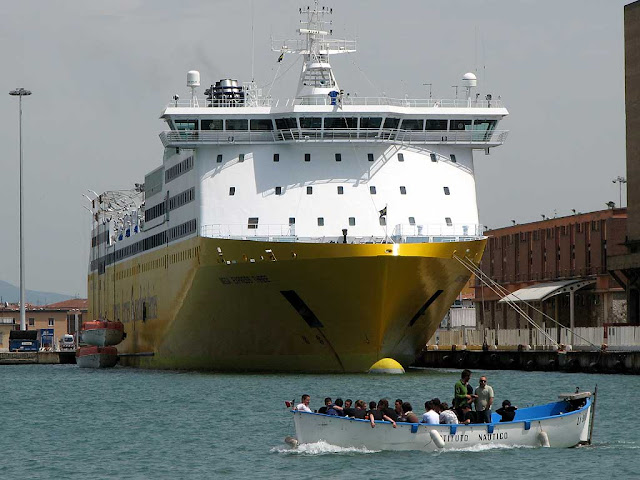 Mega Express Three, Porto Mediceo, Livorno