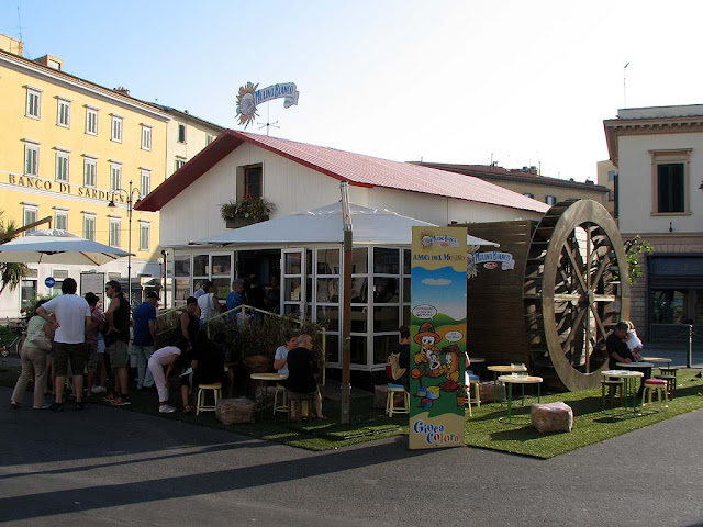 Mulino Bianco advertising prop, piazza Cavour, Livorno