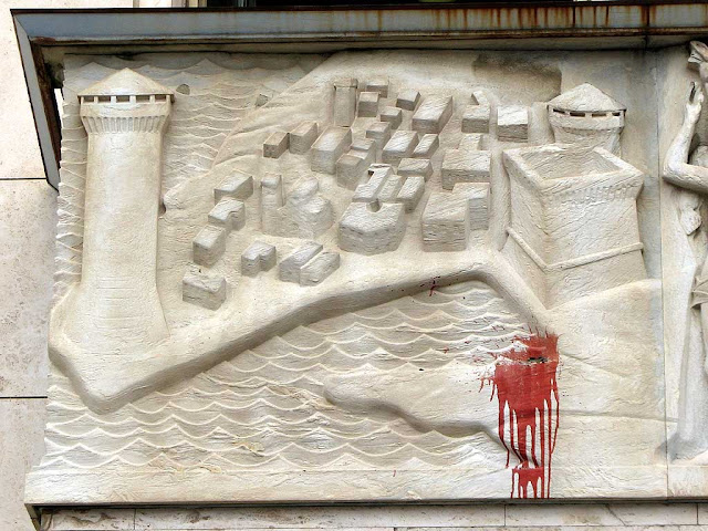 Bas-relief with the story of Livorno, Palazzo del Governo, Livorno