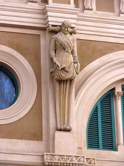 Caryatids, Mercato Centrale, Livorno