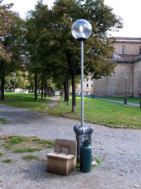 Low-cost lamp post, Livorno