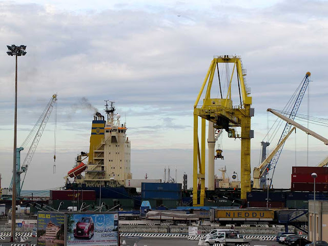 Cargo port, Livorno