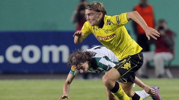 FC Barcelona: En la agenda el lateral Schmelzer