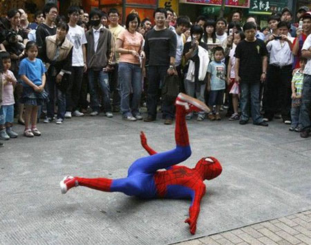 [spiderman_breakdance.jpg]