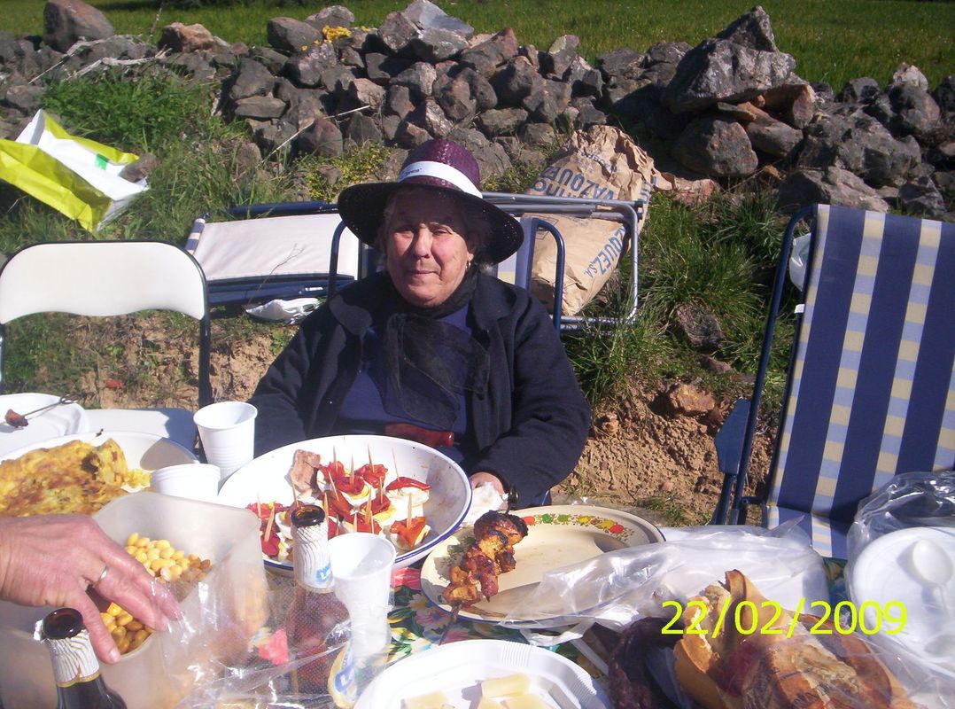[Abuela+Fernanda+comida+carnavales+2009.jpg]