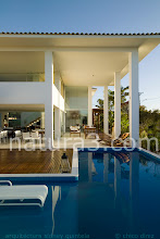 Deck de madeira e decoração de espaços exteriores