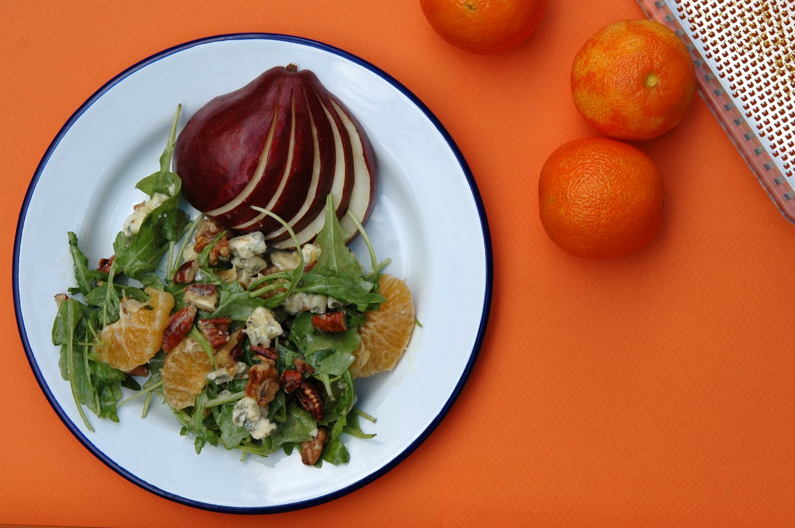 Zeating Winter salad with clementine dressing