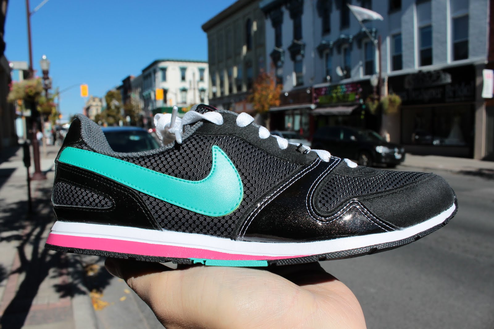 flavourfashion.ca NIKE HOLIDAY 10