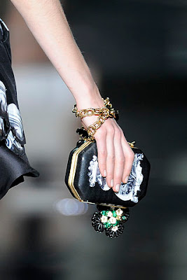 Couture Carrie: Trendspotting: Bracelet Clutch!