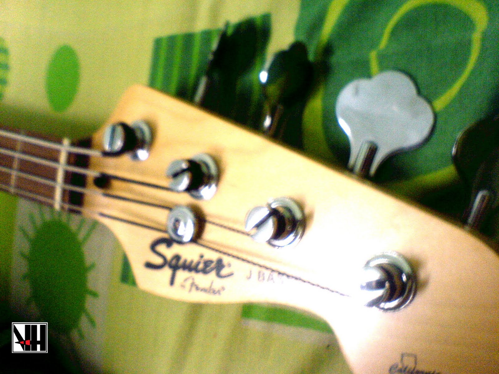 Versi Harmoni How to Change Your Bass Strings