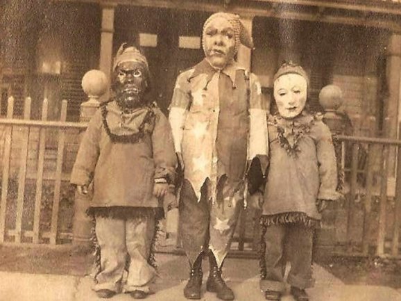 Creepy-Kids-Halloween-Costumes.jpg