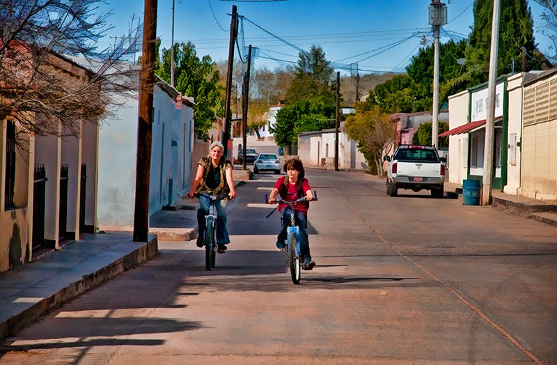 [RioSonBanamAthenaKalinBikesMr10.jpg]