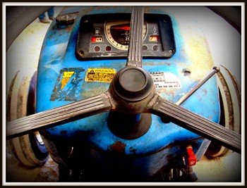 [aaatractorsteeringwheel9.jpg]
