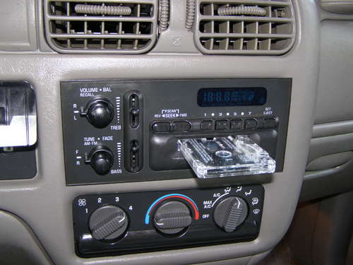 [fake-car-stereo-diy.jpg]