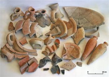 pottery associated with 'Nehemiah's Wall'