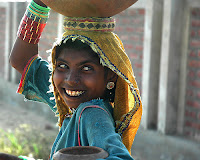 http://4.bp.blogspot.com/_BQmHxLnNHek/TTZEEHMBvBI/AAAAAAAABME/cCxMMJCMQXY/s1600/Thari+Hindu+female+in+Sindh%252C+Pakistan.jpg