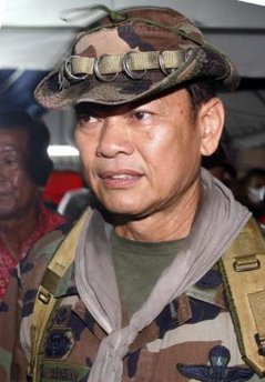 ICHEOKU, THE RED-SHIRTS BACKING THAI GENERAL DIES OF HIS WOUNDS!