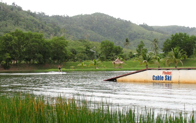 [phuket-cable-ski.jpg]